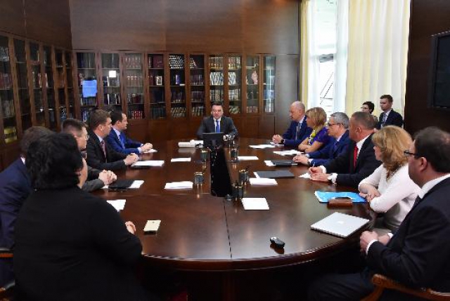 Губернатор Андрей Воробьев провел совещание с зампредами правительства региона