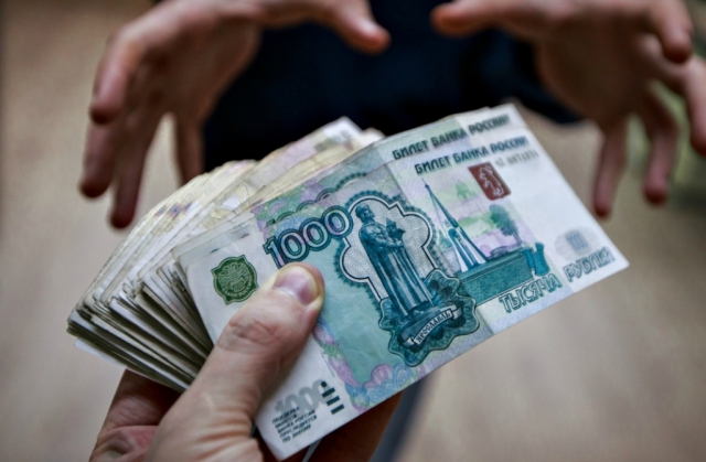 Мужчина в Рузском округе перевел мошенникам более миллиона рублей