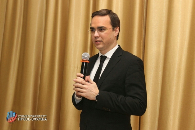 Максим Тарханов поручил проанализировать уровень школ и улучшить качество образования