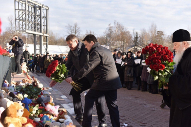 Губернатор принял участие в траурном митинге в Красногорске в память о погибших в Кемерове
