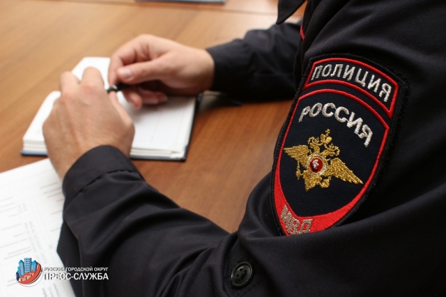 Жителя деревни Сафониха ограбили на 9 тысяч рублей