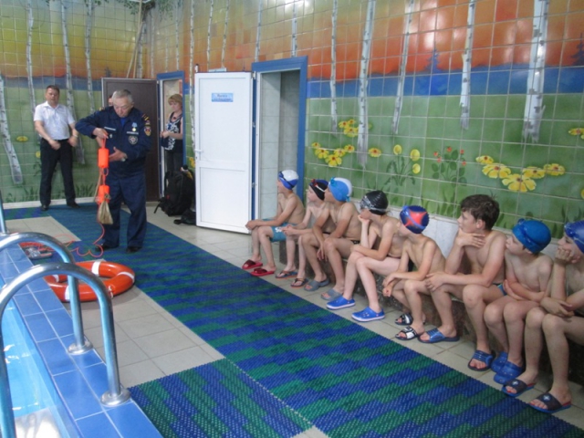 В детских лагерях на территории Московской области 9 тысяч детей приняли участие в акции «Научись плавать»