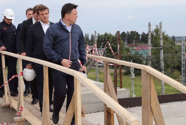 Строительство путепровода в Тучкове идет в хорошем темпе - губернатор