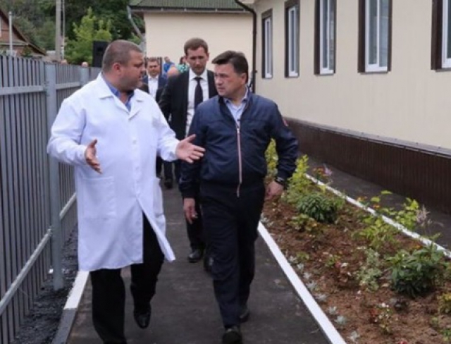 Врач получил служебное жилье при офисе врача общей практики в Рузском районе - губернатор