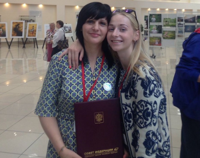 Многодетную маму из Рузского района наградили в Правительстве Московской области