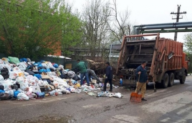 Мусоровывозящую компанию в Рузском округе привлекут к ответственности за нарушение графиков вывоза мусора