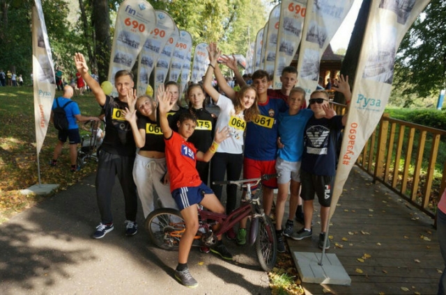 Более трехсот человек приняли участие в легкоатлетическом забеге в Рузе