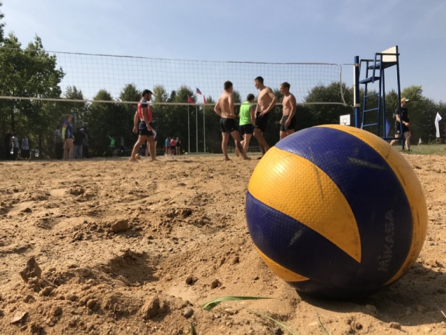 В деревне Воробьево состоялся финал соревнований по волейболу среди дворовых команд на Кубок Главы