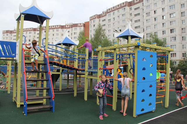 В Московской области открыты еще две современные детские площадки по губернаторской программе