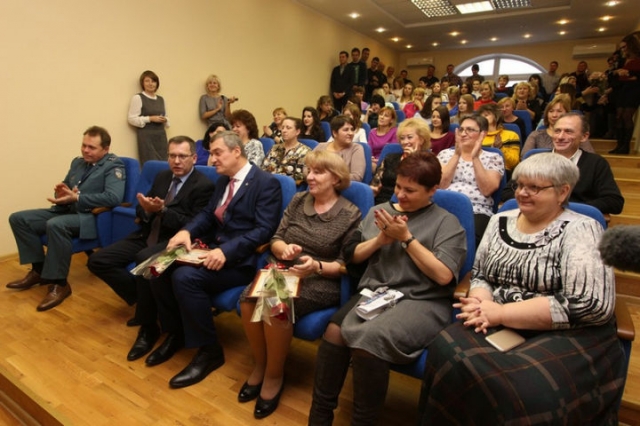 Работников налоговой службы поздравили с профессиональным праздником в Рузском городском округе