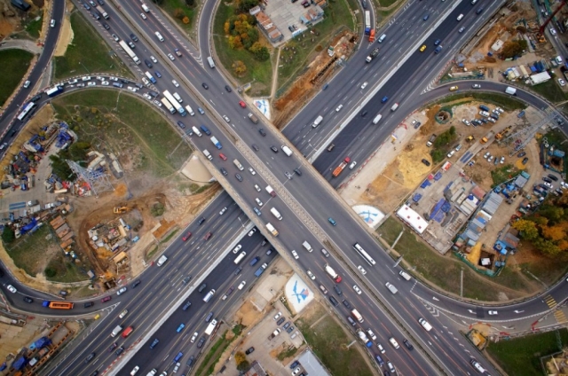 Десять крупных «вылетных» автомагистралей комплексно благоустроят в 2019 году