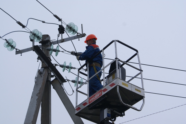 Более 2000 километров линий электропередачи отремонтировано в Московской области с начала 2016 года