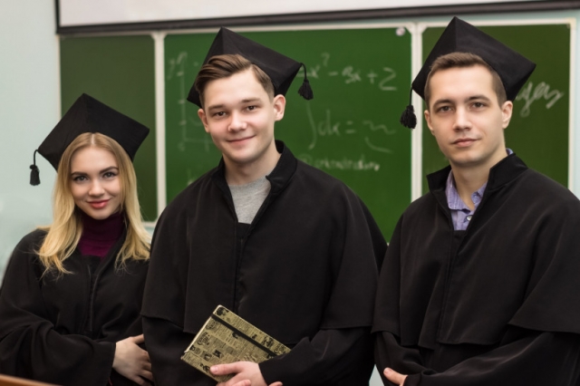 Более 75% выпускников вузов трудоустроились в Подмосковье в 2018 году