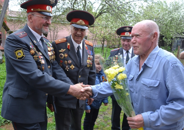 Продовольственные наборы вручили ветеранам ОВД в Рузском округе