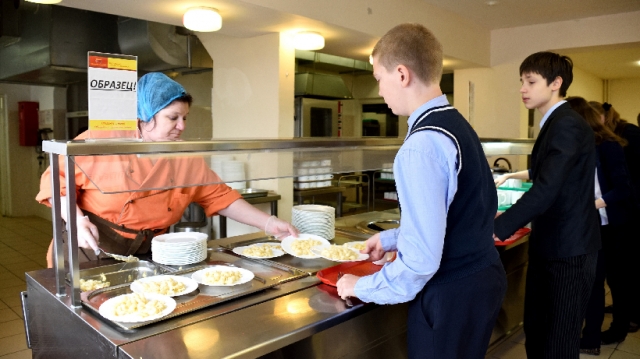 Мониторинг качества детского питания прошел в школах Московской области