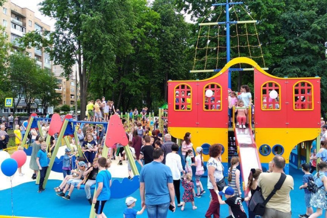 Восемь детских площадок открыли в регионе по губернаторской программе