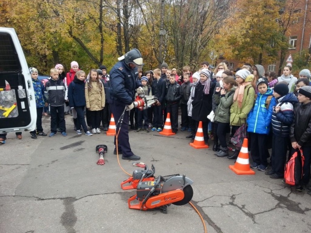 В рамках «Месячника безопасности» спасатели Московской области провели свыше 7,5 тысяч профилактических мероприятий в образовательных учреждениях