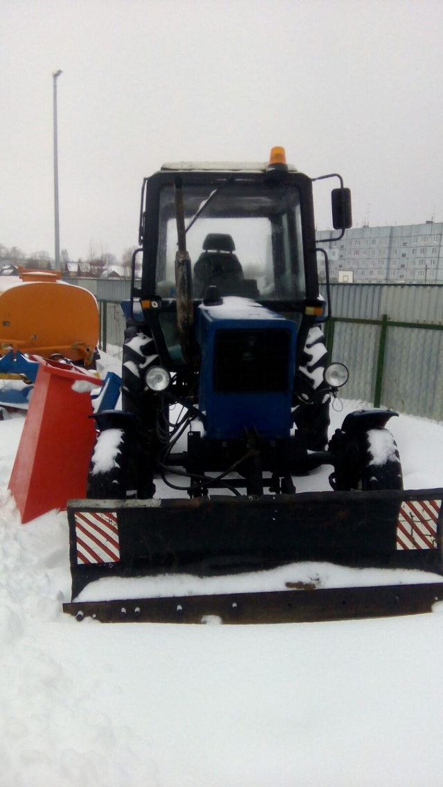 Коммунальщики чистят Рузский район от снега
