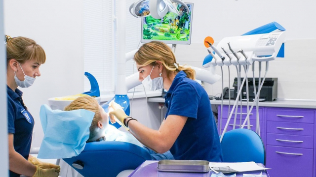 В подмосковные поликлиники за месяц поступило более 60 стоматологических установок - Радио1