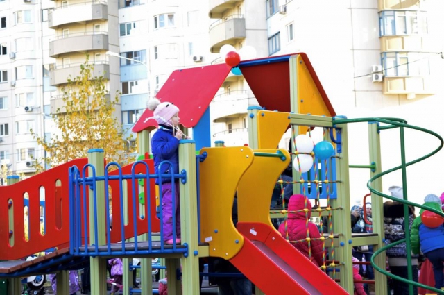 Более 90 новых детских площадок по Губернаторской программе введено в эксплуатацию в Московской области с начала года