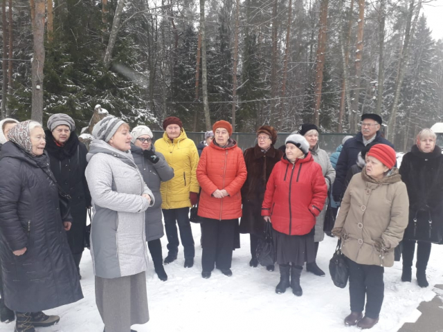 Пенсионеры посетили святые места рузского края