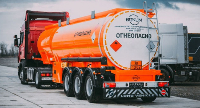Рузские госавтоинспекторы осуществляют дополнительный контроль за перевозкой опасных грузов