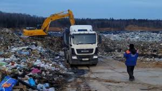 Восемь тысяч тонн мусора вывезли с площадки временного складирования ТКО в Рузском округе