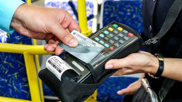 С 3 июня в Подмосковье можно оплатить проезд банковской картой
