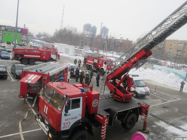 В Московской области проведены учения по спасению людей из горящего ТЦ