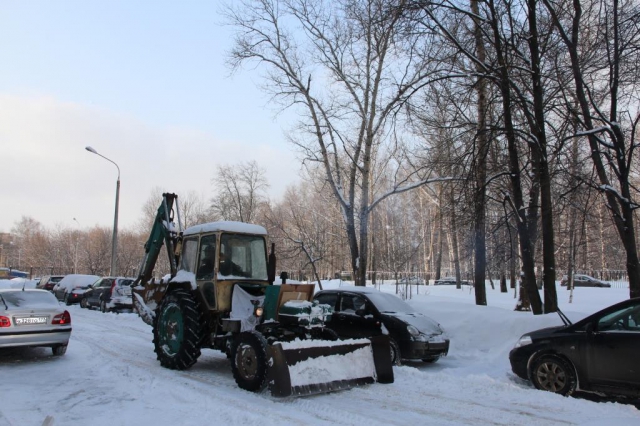 1700 единиц спецтехники задействовано при уборке снега во дворах Московской области