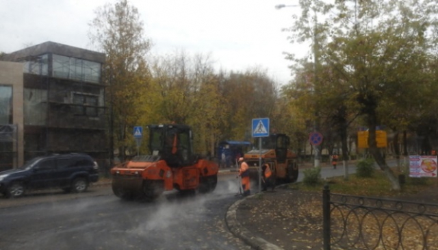 Порядка 300 млн рублей удержали с подрядчиков в Подмосковье из‑за некачественного ремонта дорог