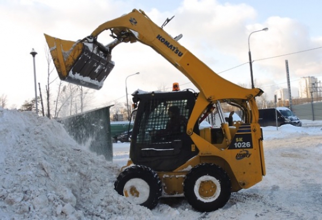 Порядка 1,3 тысячи единиц спецтехники привлекли для уборки снега в Подмосковье