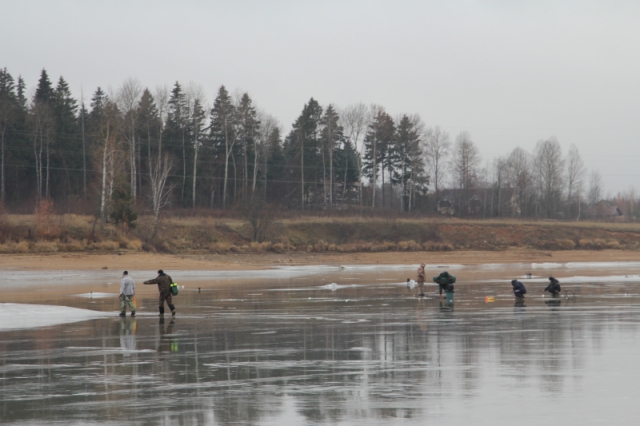 В Московской области с начала зимы на льду водоемов спасено 8 человек