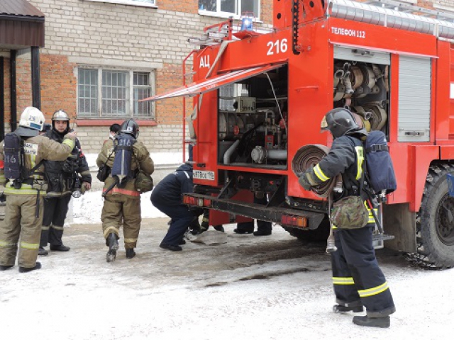 Пожарно – спасательные подразделения Московской области совершенствуют навыки тушения пожаров на социально значимых объектах