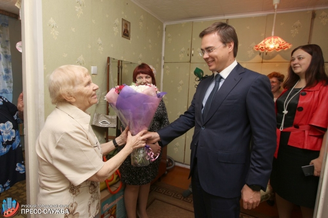 Глава Рузского городского округа поздравил соцработников с профессиональным праздником