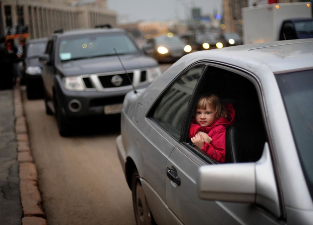 Сотрудники Госавтоинспекции объяснили водителям правила перевозки детей