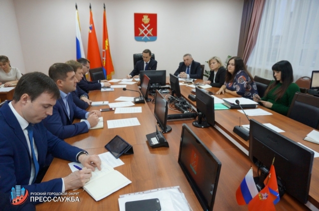 Максим Тарханов: «Более десяти информационных экранов установили в Рузском округе»