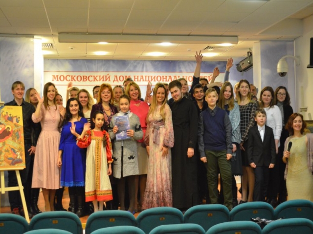 Работу ученицы Беляногорской школы признали лучшей на фестивале «Серебро Рождества» 