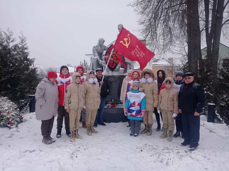 Волонтеры Рузского округа приняли участие в церемонии возложения