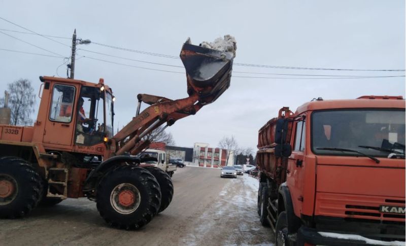 В Рузском округе расчищают снег на общественных территориях