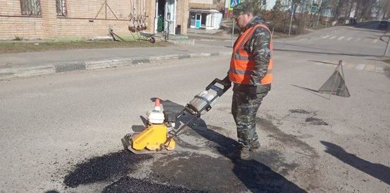 В Рузском округе латают дорожное покрытие