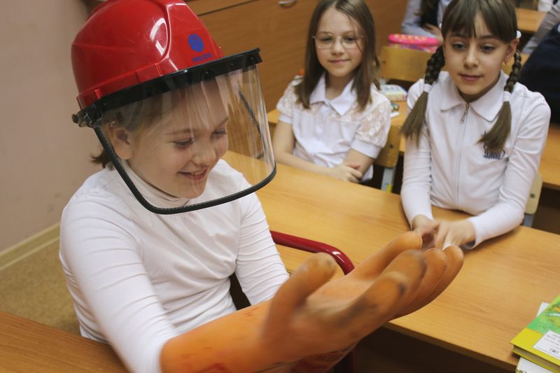 В преддверии школьных каникул «Россети Московский регион» провели уроки по электробезопасности