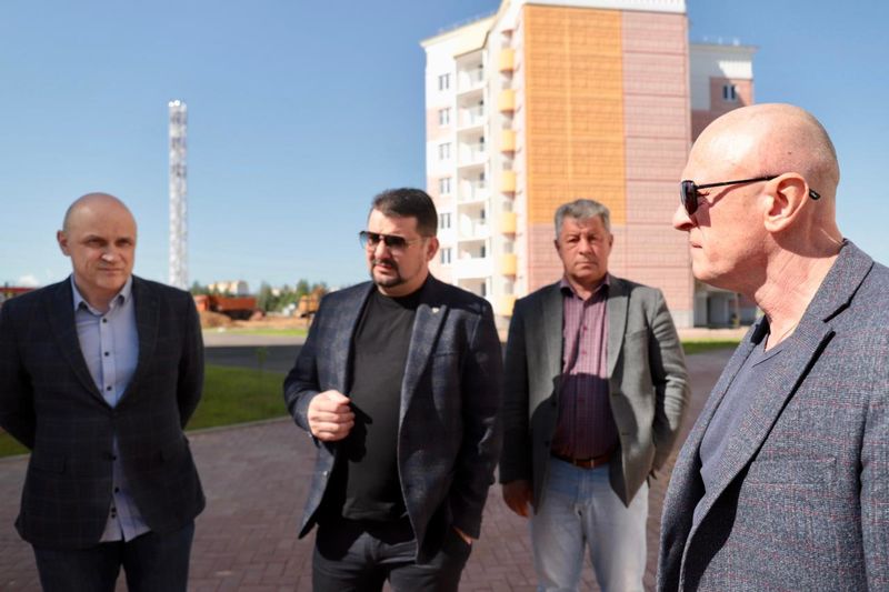 Николай Пархоменко посетил строящийся ЖК «Северное сияние» в Рузе