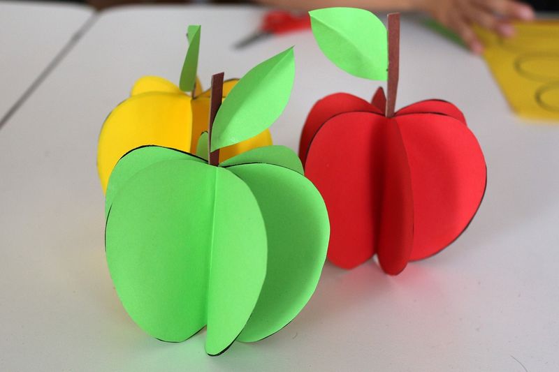 Поделки и игры к яблочному спасу: развлечения для юных дороховцев