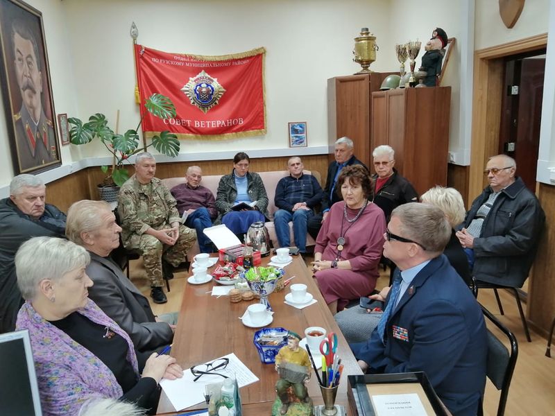 Ветераны и общественники встретились с депутатом Мособлдумы