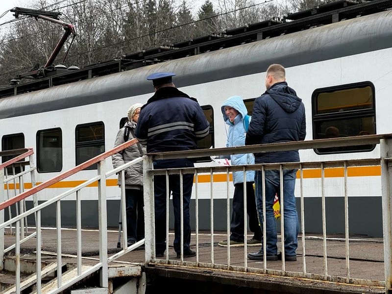 Жителям Рузского округа напомнили о безопасности на железнодорожных путях