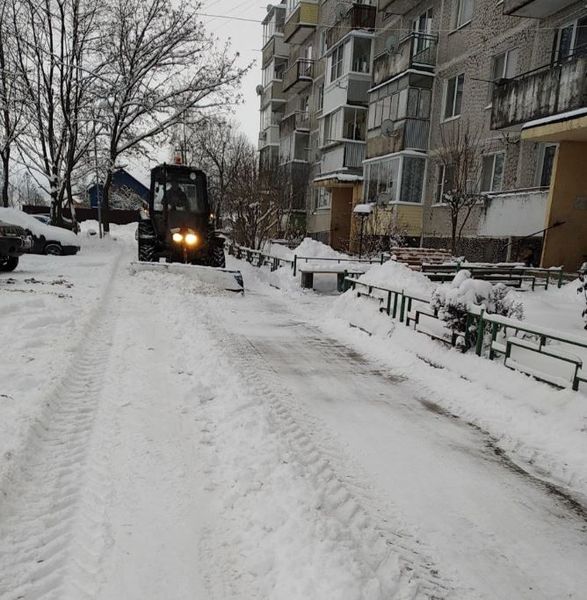 В Рузском округе убирают снег 