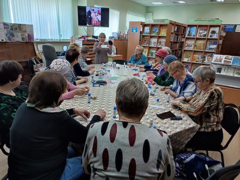 В Тучковской библиотеке мастерили пасхальные поделки