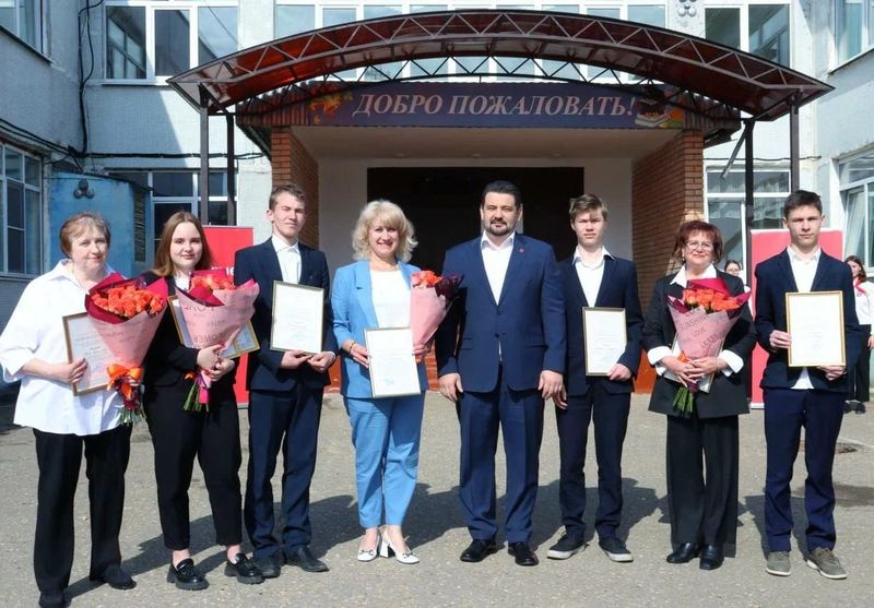 Николай Пархоменко поздравил призеров регионального этапа Всероссийской олимпиады школьников
