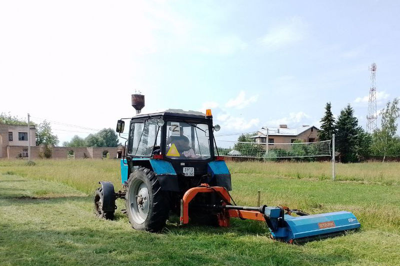 В Рузском округе окашивают газоны